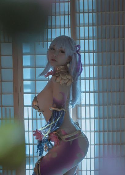 趴在同学胯下的麻麻_DVD高清完整版