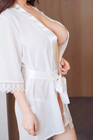 《裙子里面是野兽》_1080电影完整版